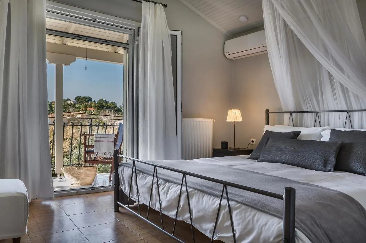 Dogma - Central & Stylish Maisonette Apartment Lixouri