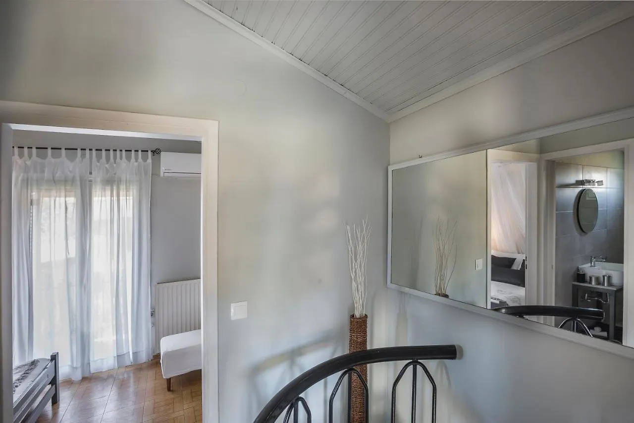 Dogma - Central & Stylish Maisonette Apartment Lixouri