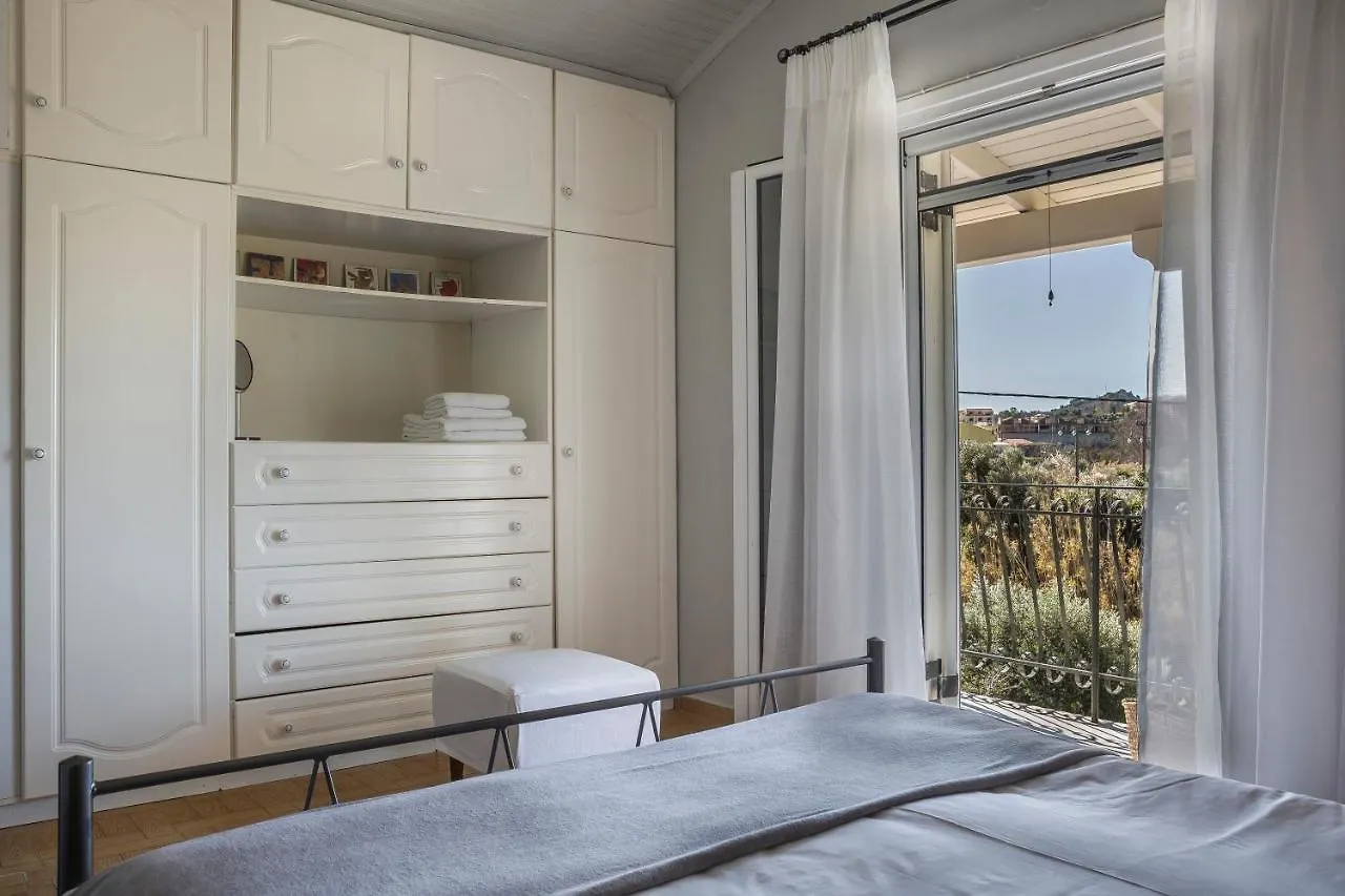 Dogma - Central & Stylish Maisonette Apartment Lixouri
