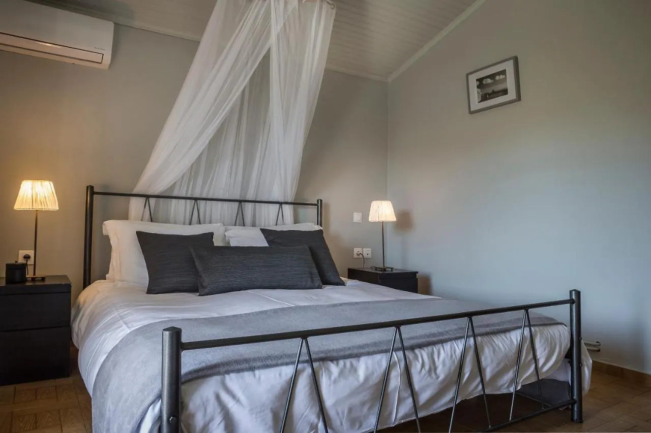 Dogma - Central & Stylish Maisonette Apartment Lixouri